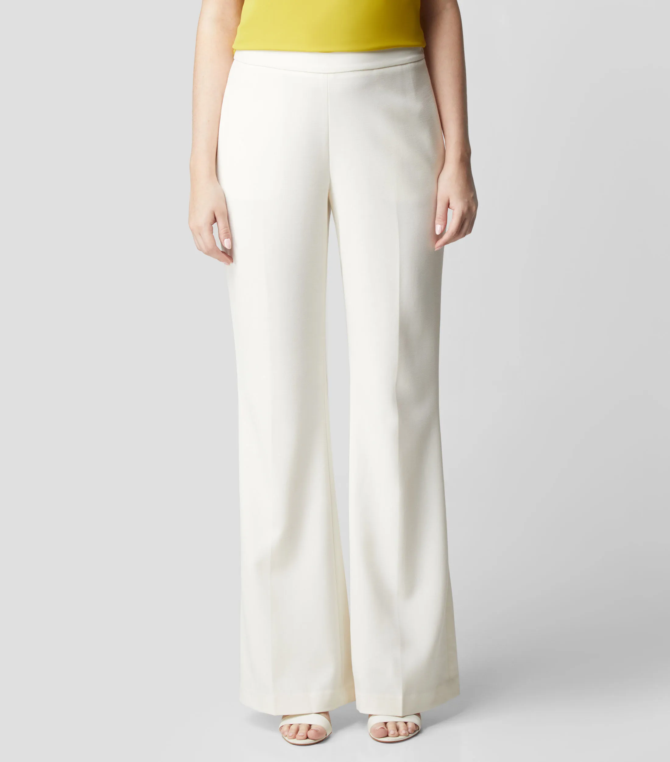 BCBGMAXAZRIA Pantalón liso Mujer