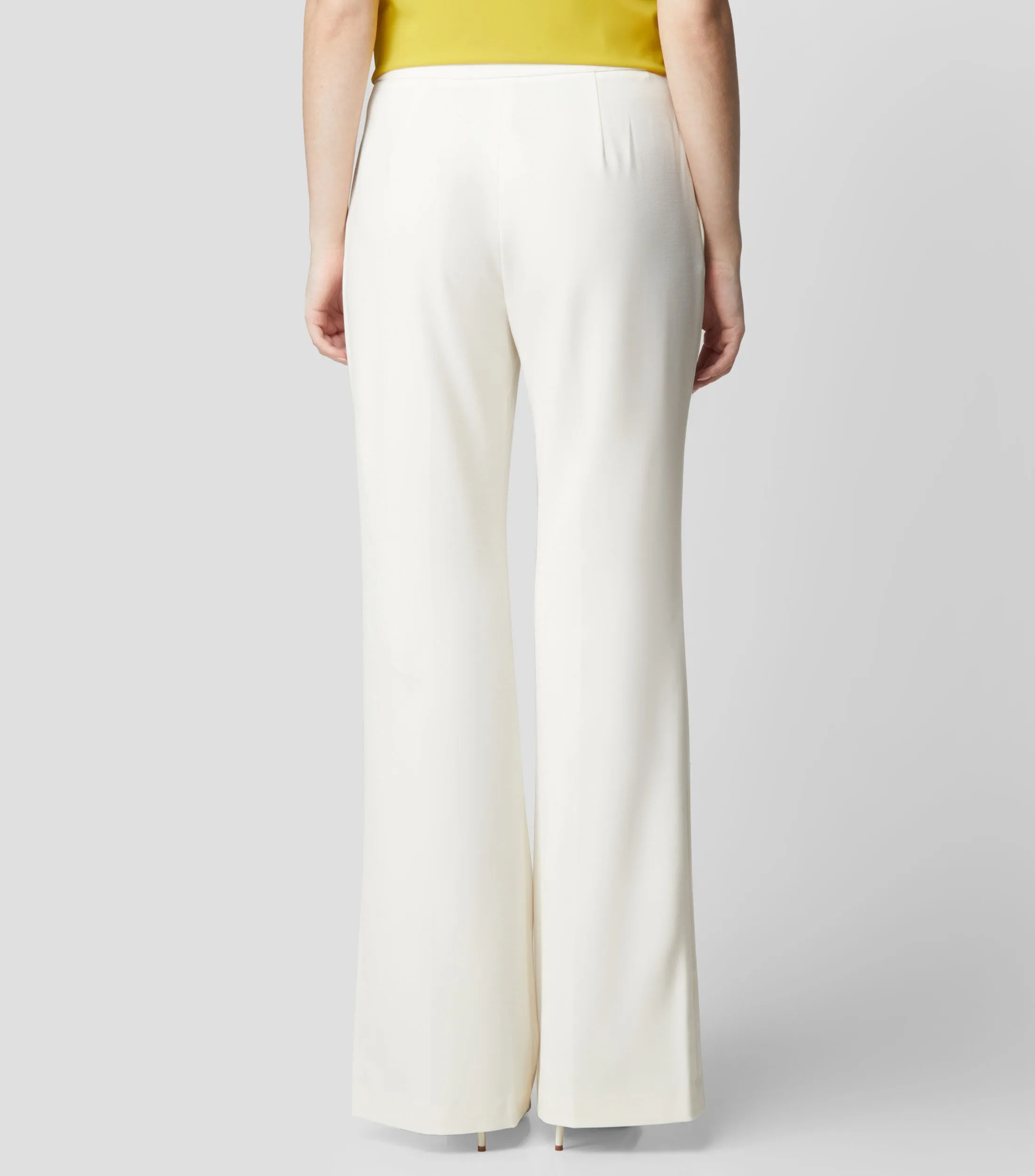 BCBGMAXAZRIA Pantalón liso Mujer