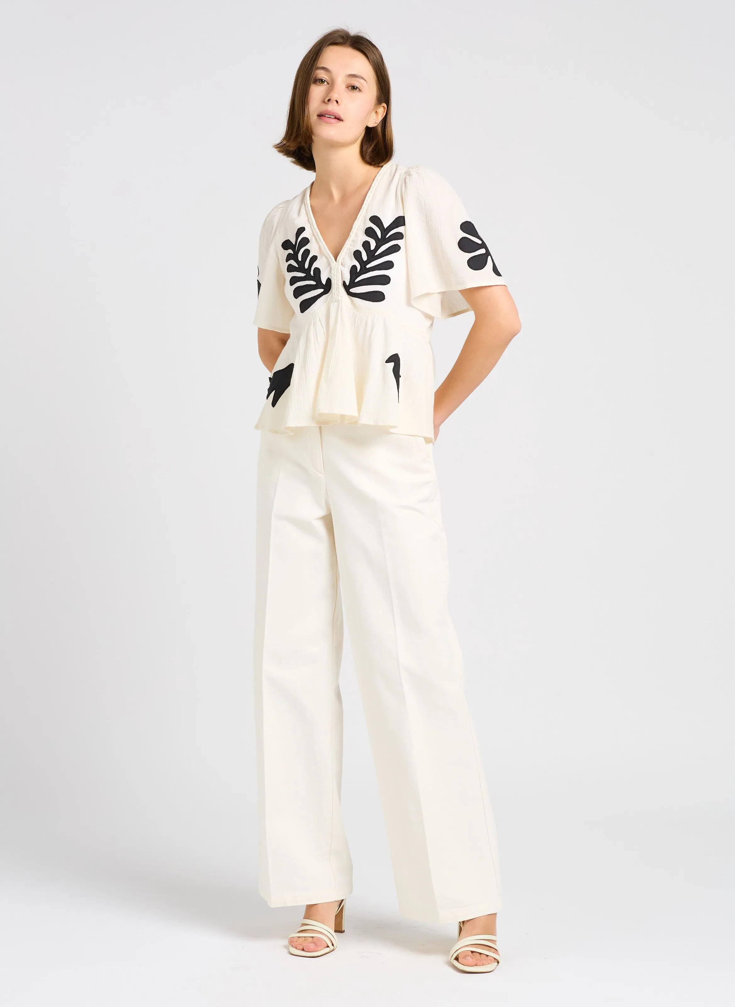 BELLEPIECE VARSOVIE  PANTALóN ANCHO DE ALGODóN EN BEIGE