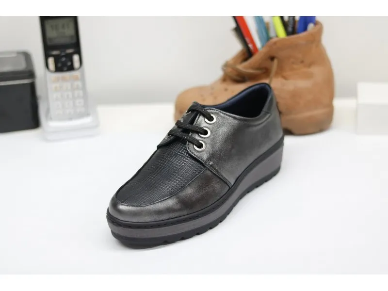 BLUCHER DE PIEL CON CUÑA NOTTON 2839 COLOR NEGRO