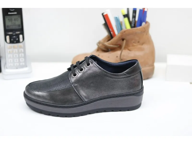 BLUCHER DE PIEL CON CUÑA NOTTON 2839 COLOR NEGRO