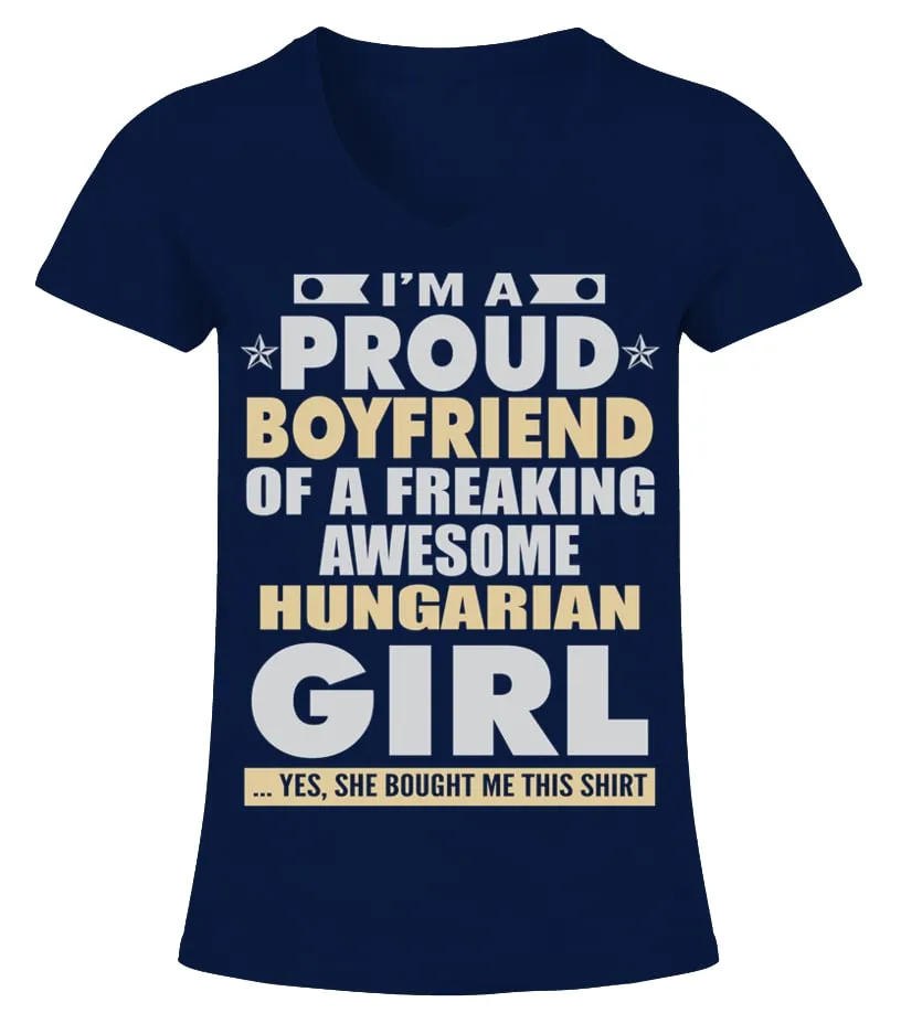BOYFRIEND OF HUNGARIAN GIRL T SHIRTS Camiseta cuello pico Mujer