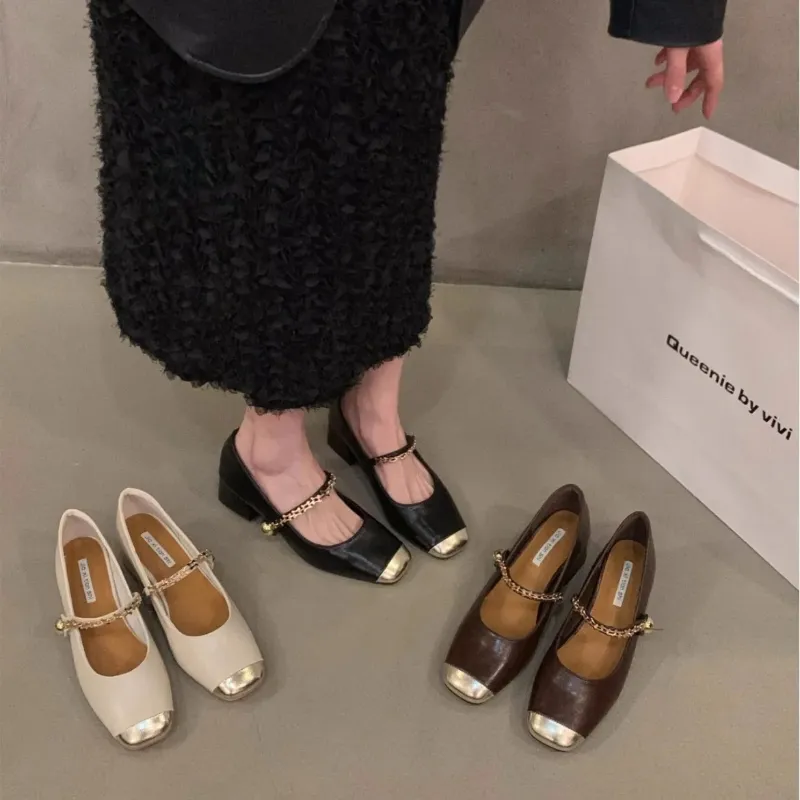 Cabeza cuadrada simple gruesa con temperamento zapatos individuales 2024 Patchwork de moda de primavera con zapatos de falda
