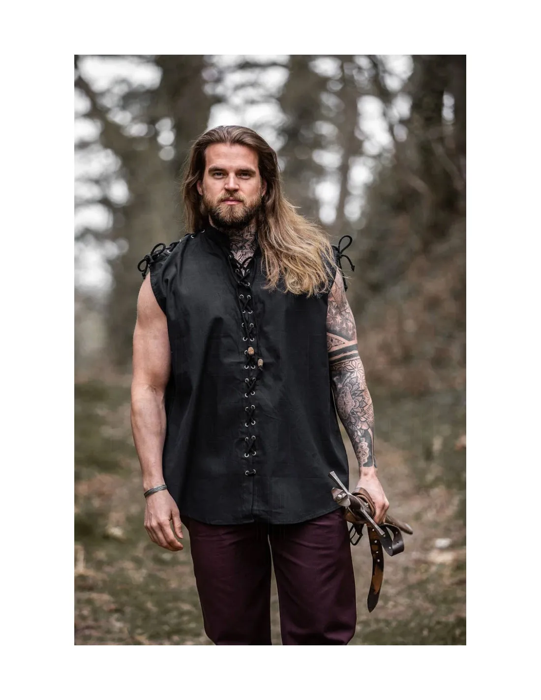 Camisa medieval negra sin mangas