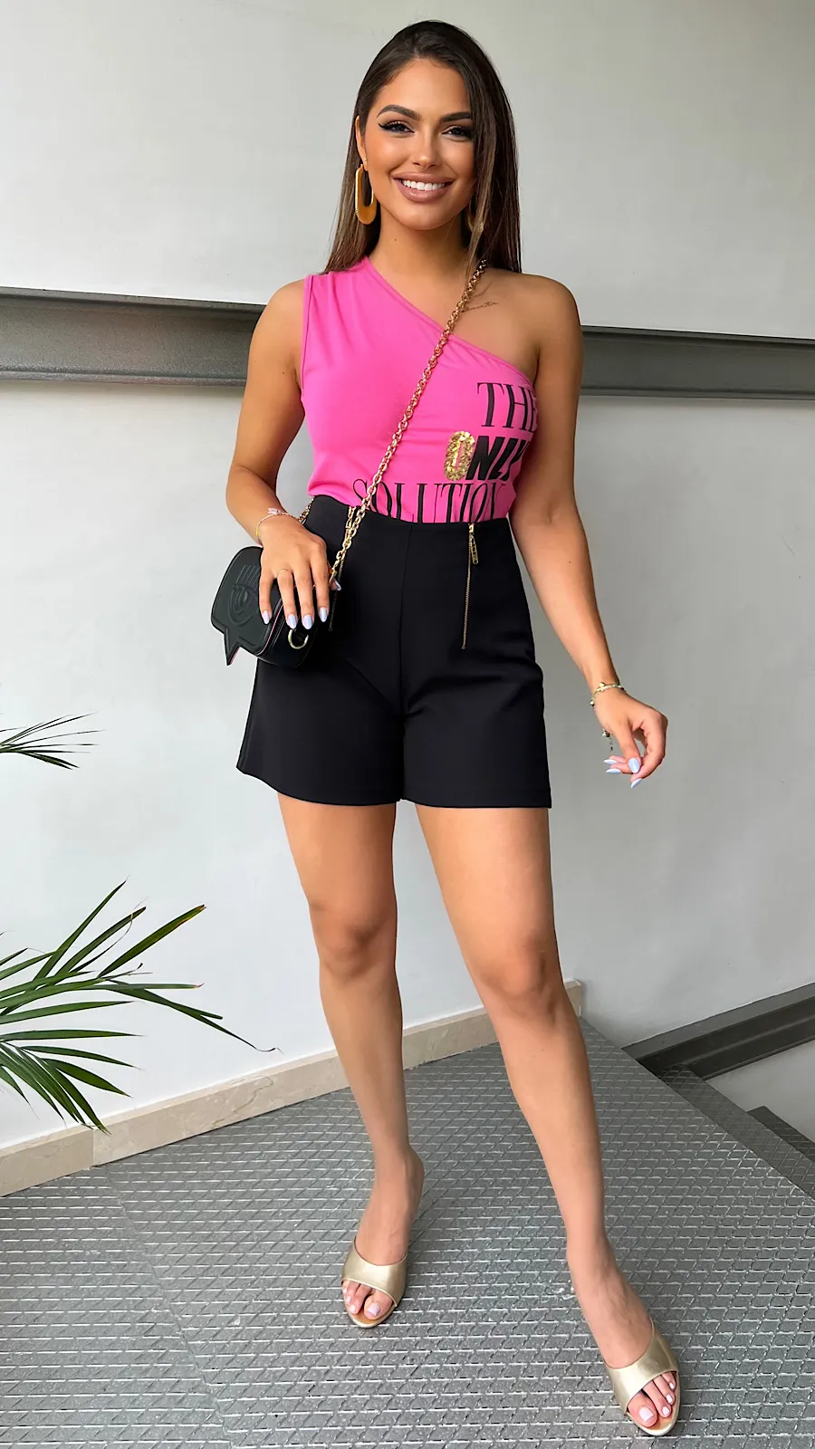 Camiseta Rosa Asimétrica