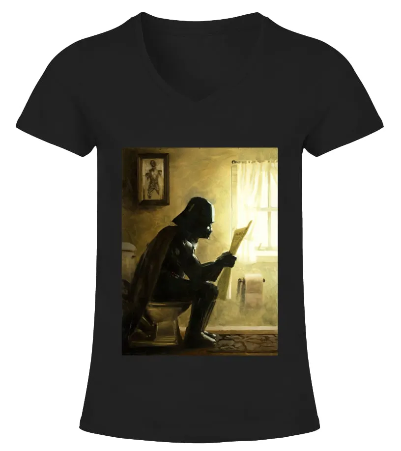 Darth Vader Reading on the Toilet Camiseta cuello pico Mujer