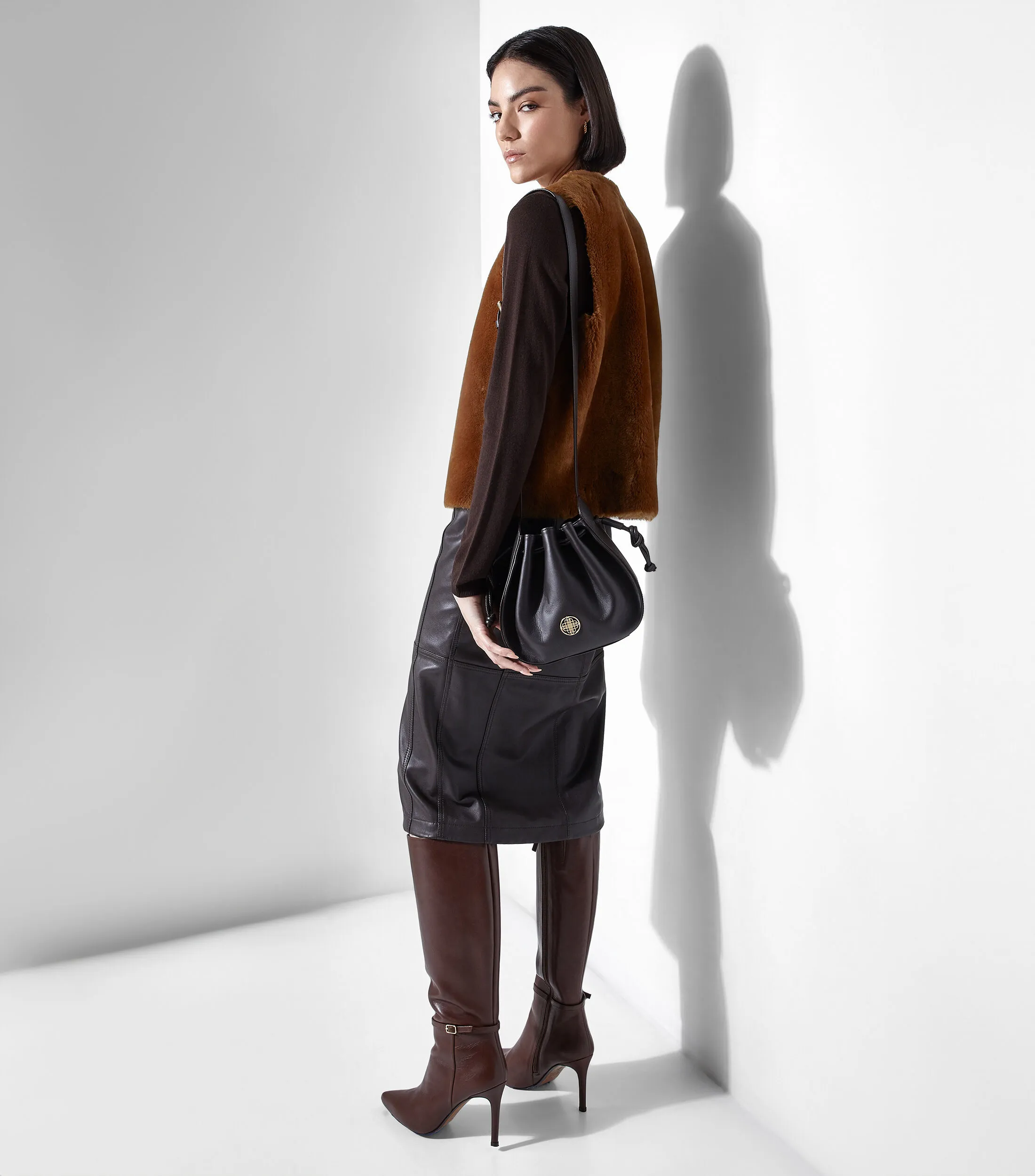 DHierro Bolso crossbody en piel café obscuro Sócrates Mujer