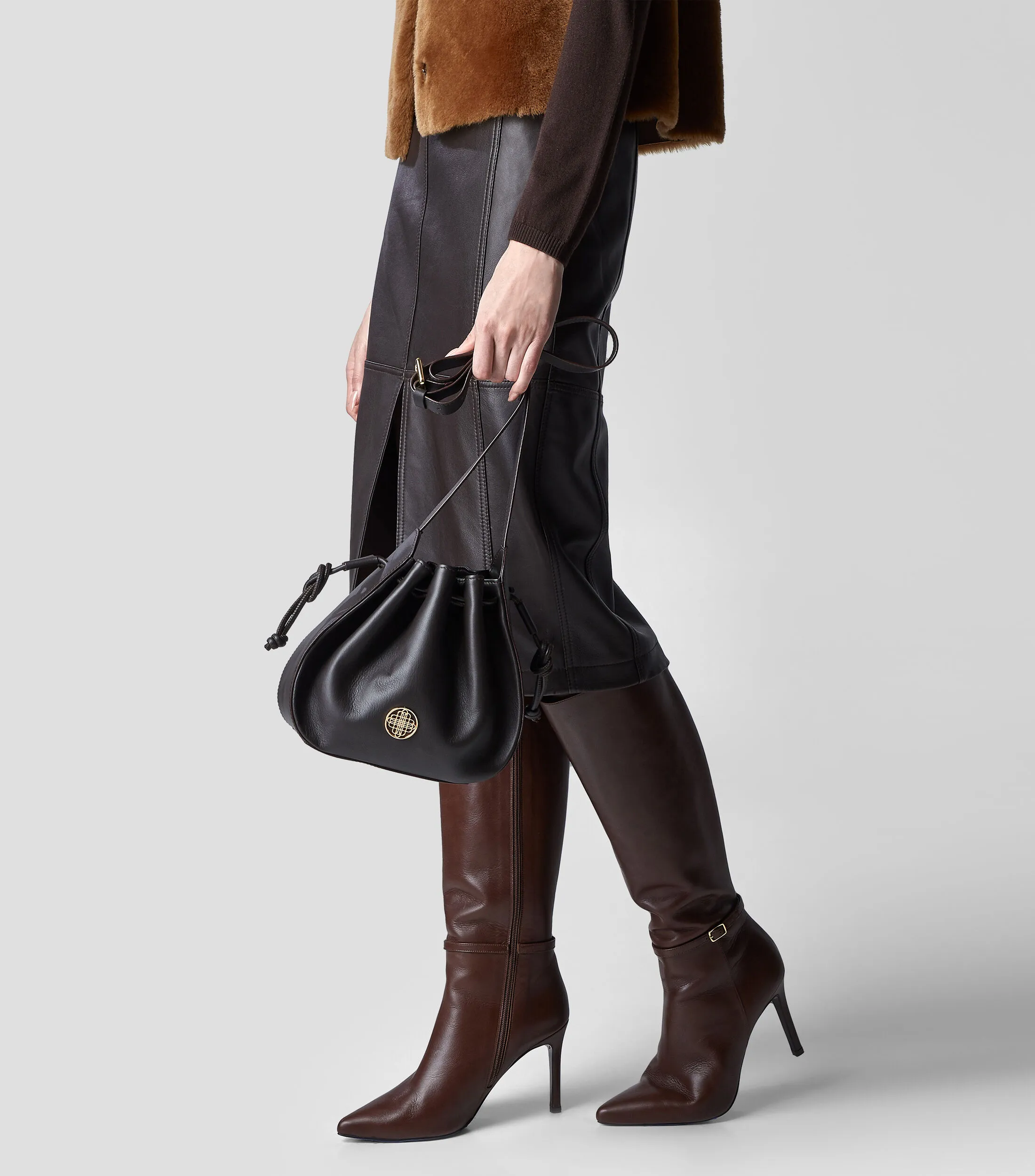 DHierro Bolso crossbody en piel café obscuro Sócrates Mujer
