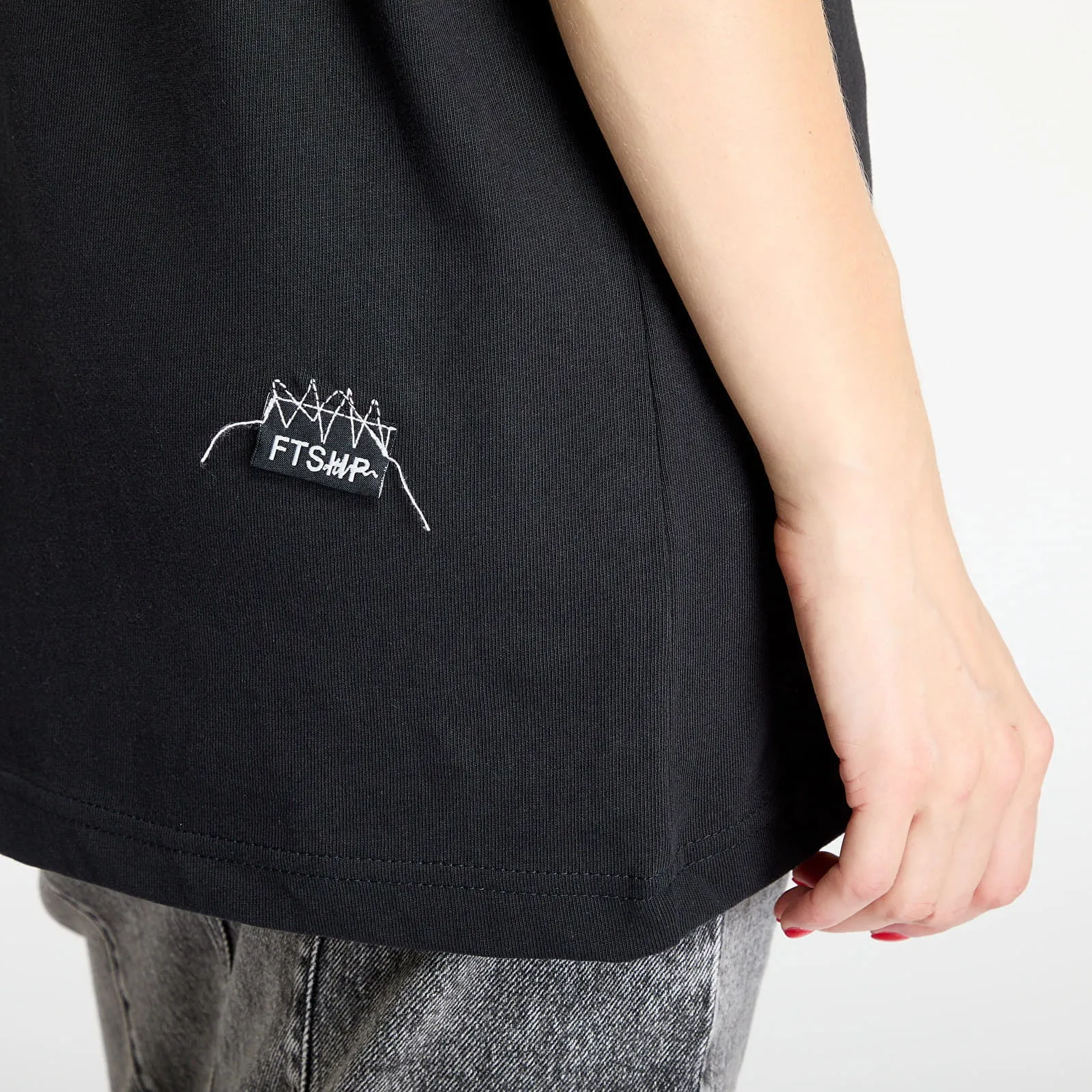 FOOTSHOP FTSHP WHITE PILL TSHIRT UNISEX BLACK S