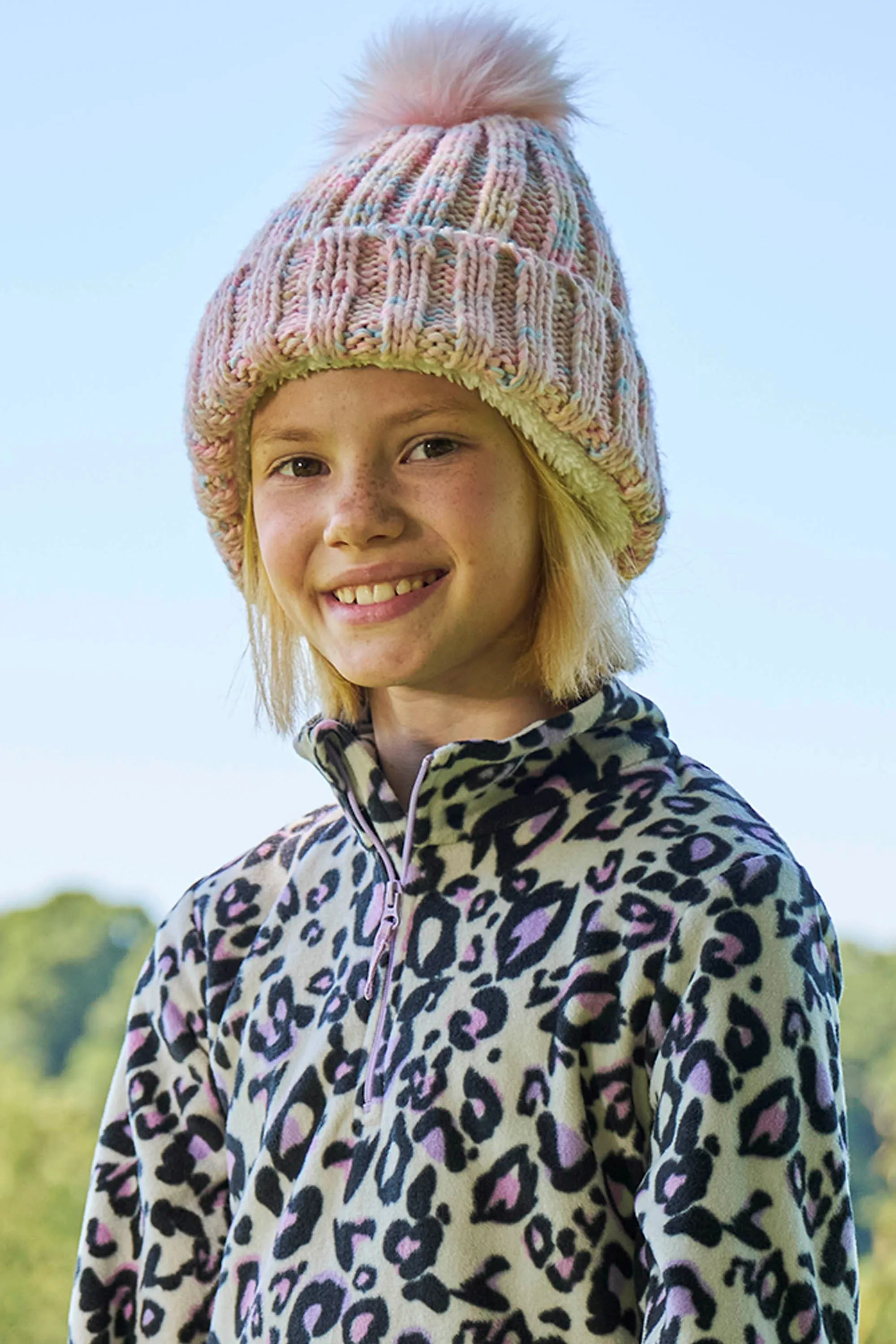 Geneva gorro infantil con pompón y forro de borrego