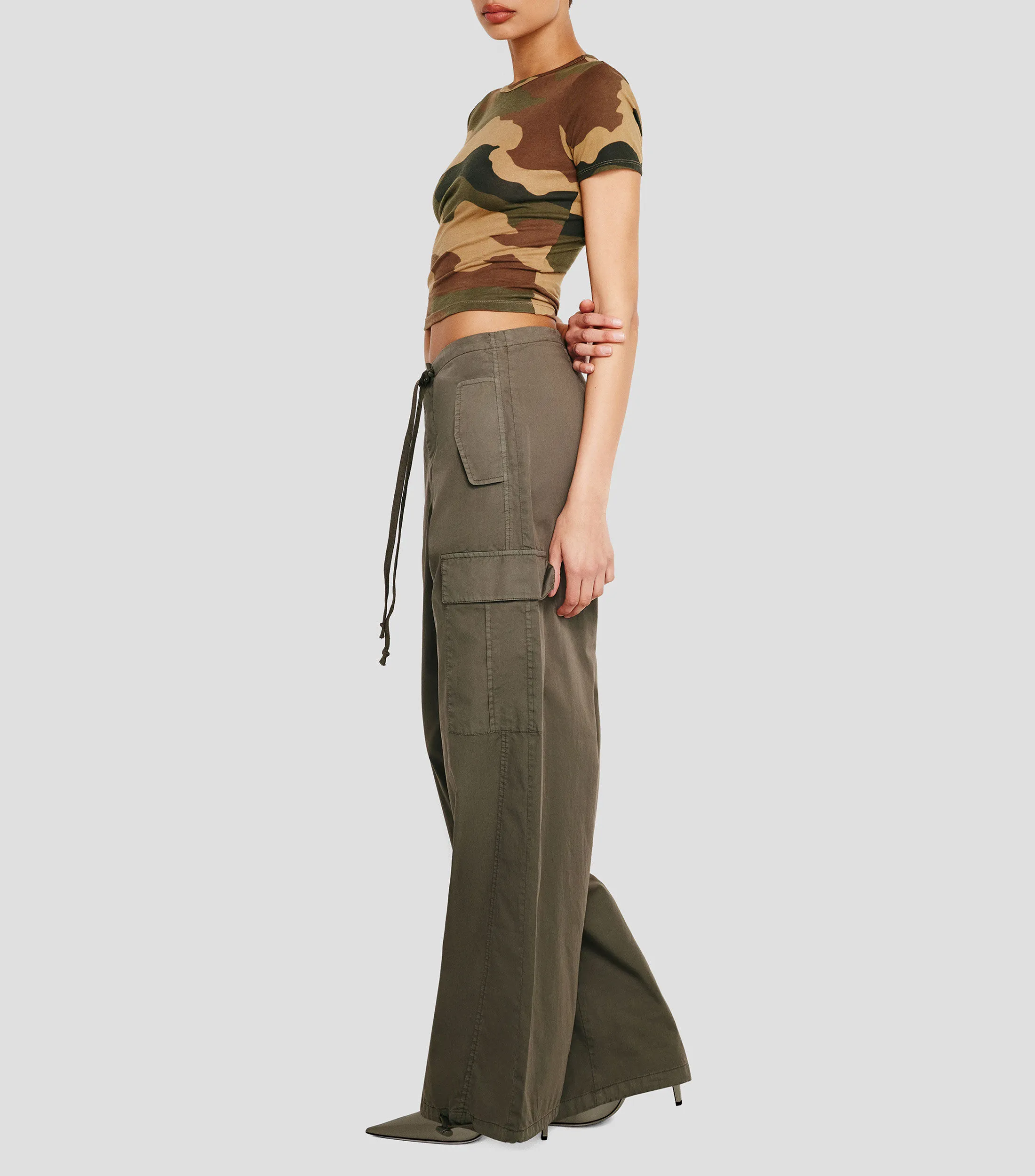 Good American Pantalón Pata de Elefante Mujer