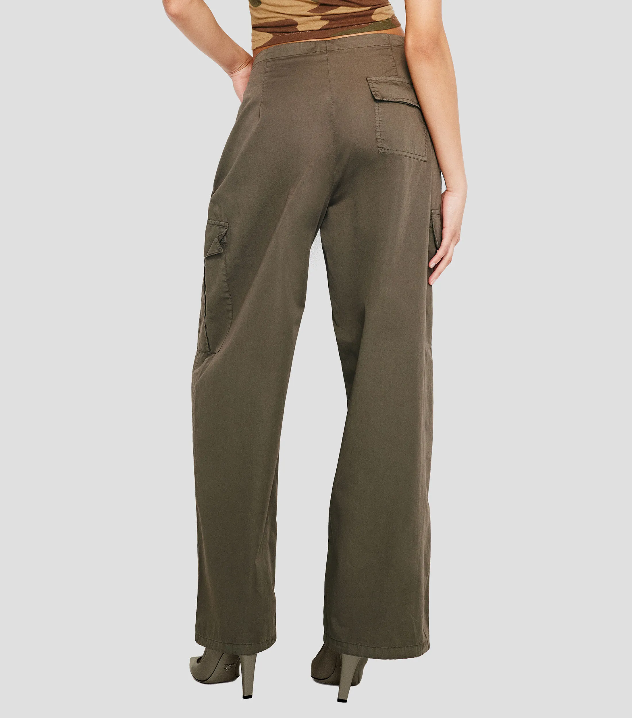 Good American Pantalón Pata de Elefante Mujer