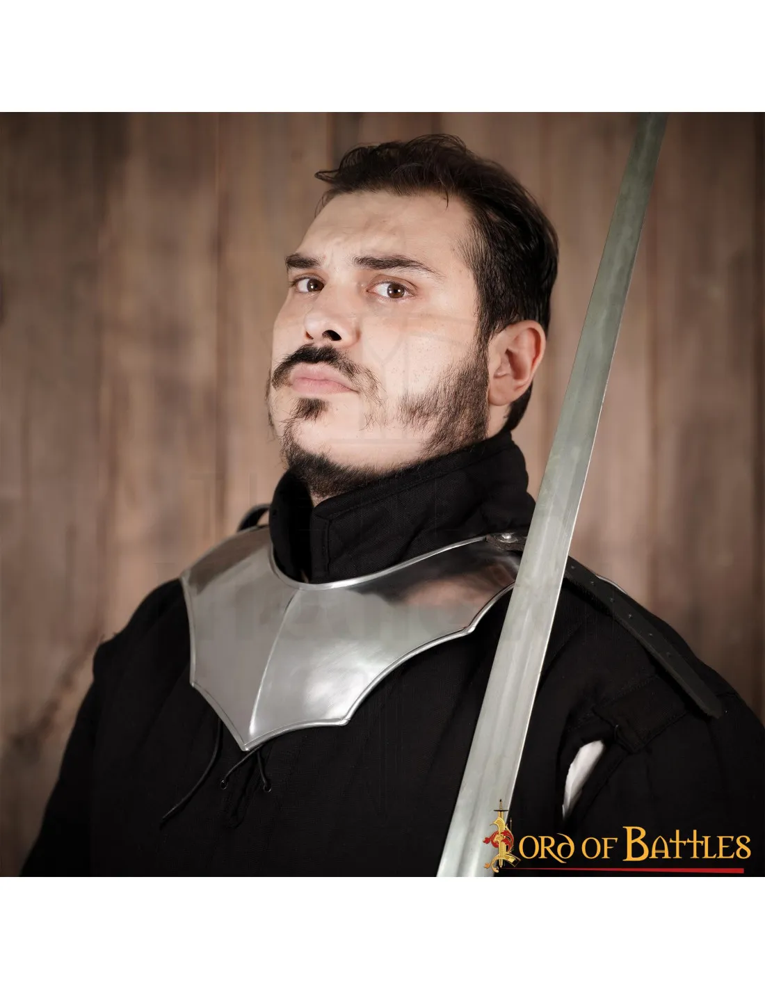 Gorjal medieval simple, acabado pulido