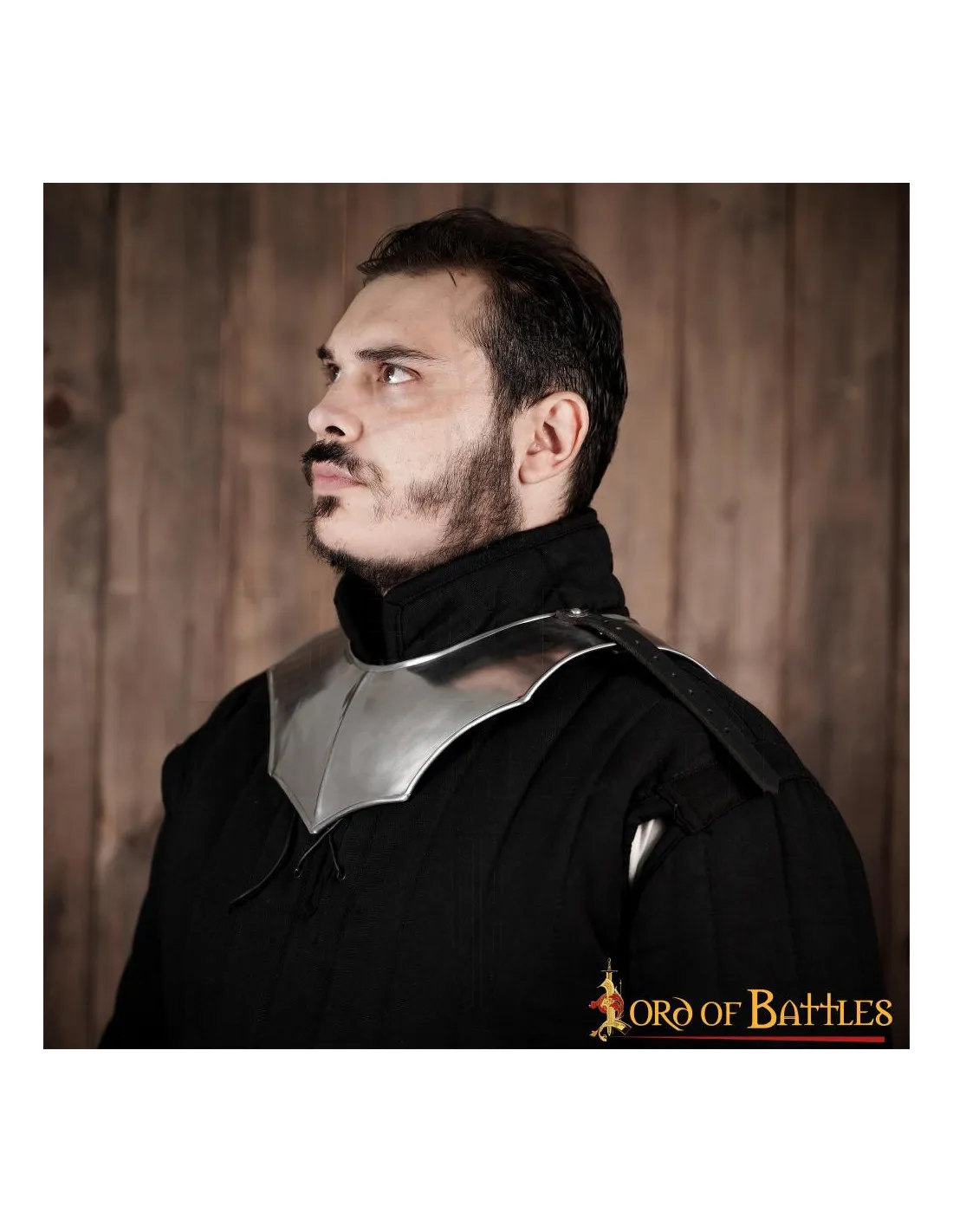 Gorjal medieval simple, acabado pulido