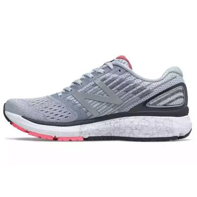 New Balance 860v9