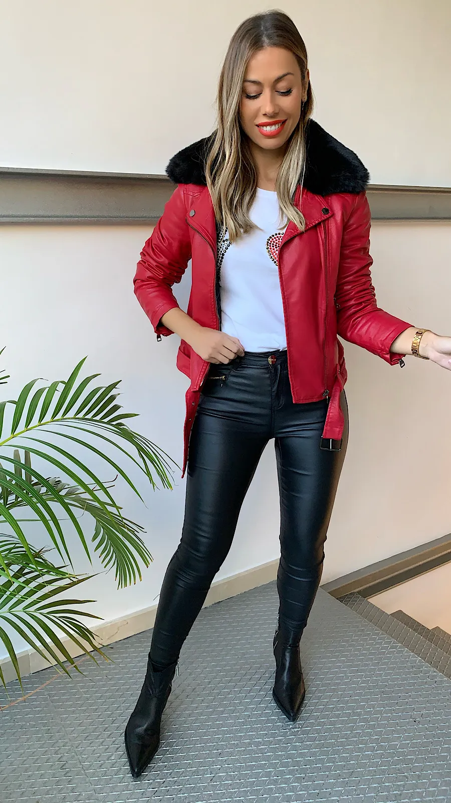 Pantalón Elástico Efecto Cuero Diseño Cremalleras