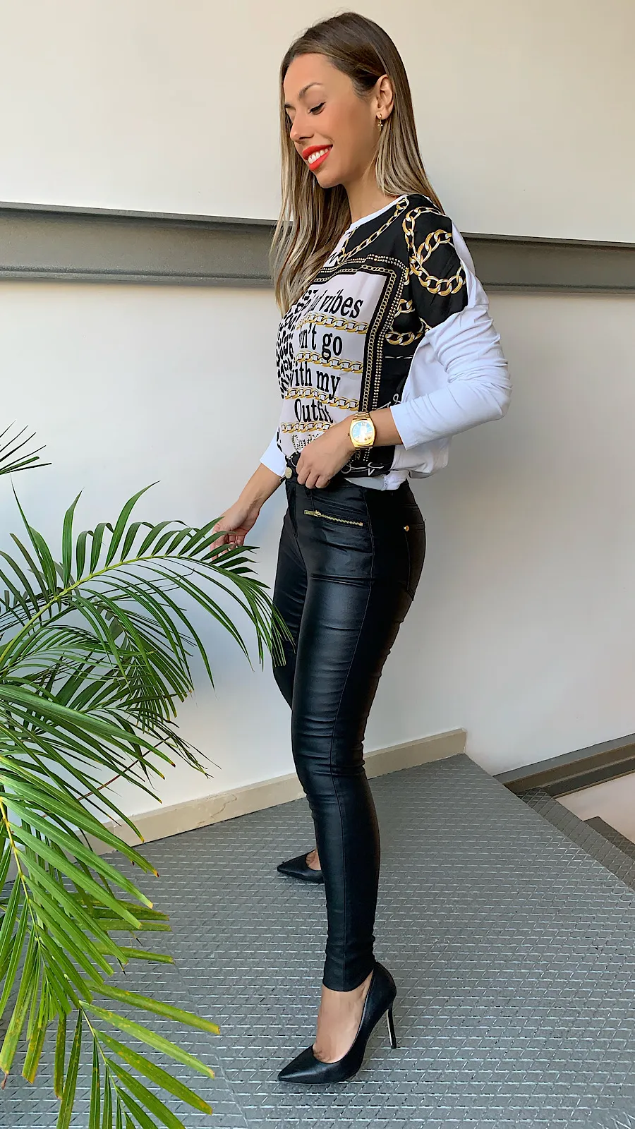 Pantalón Elástico Efecto Cuero Diseño Cremalleras