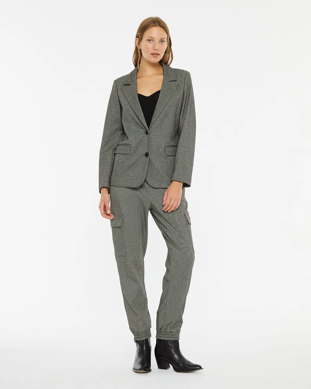 Pantalón jogger jacquard bolsillos cargo