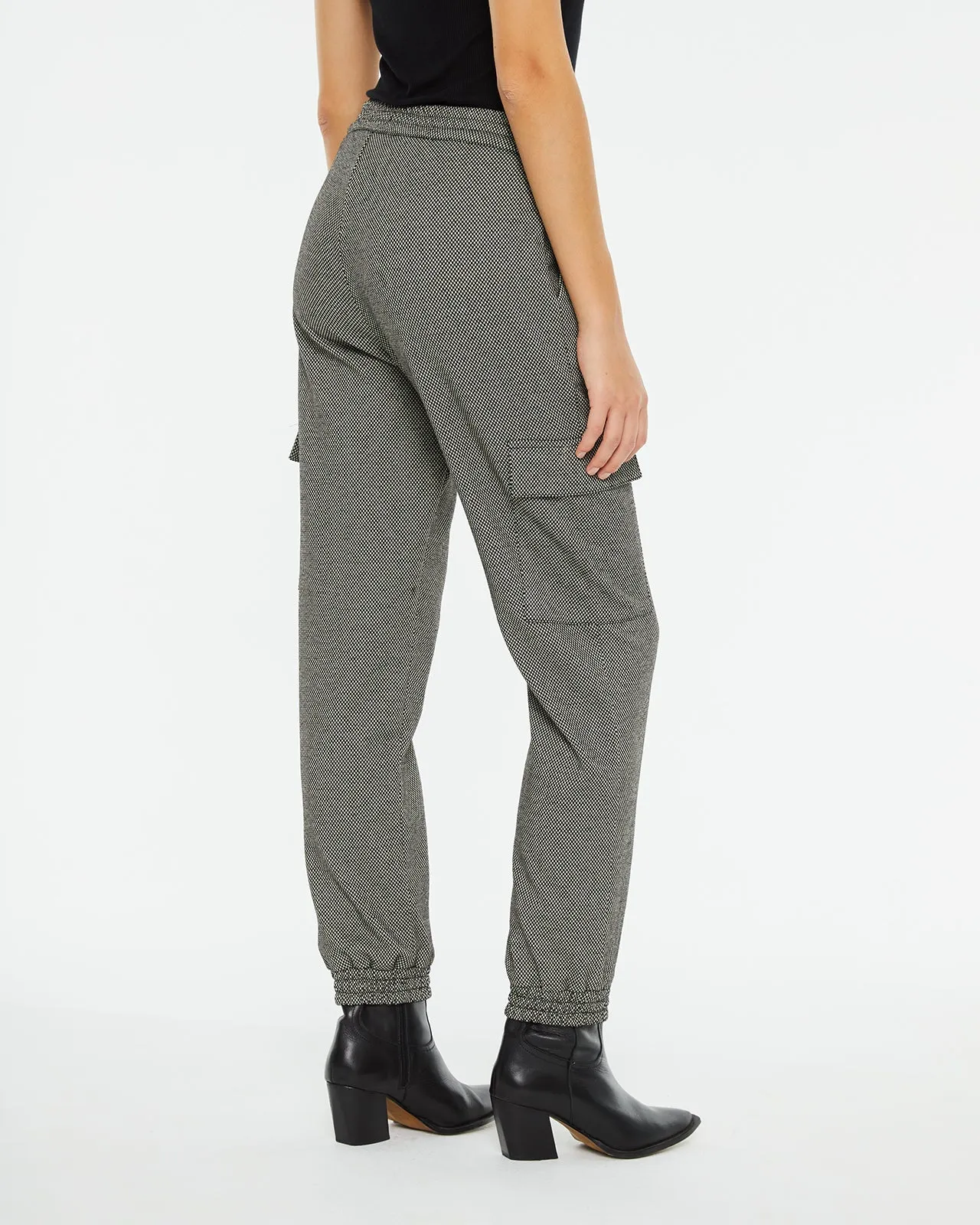 Pantalón jogger jacquard bolsillos cargo