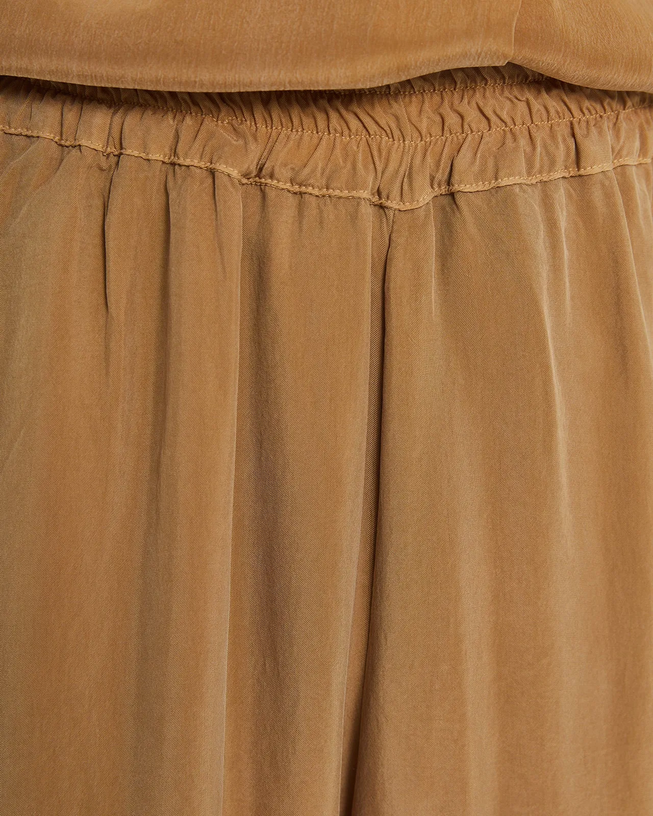Pantalón largo cupro evasé y goma fantasía