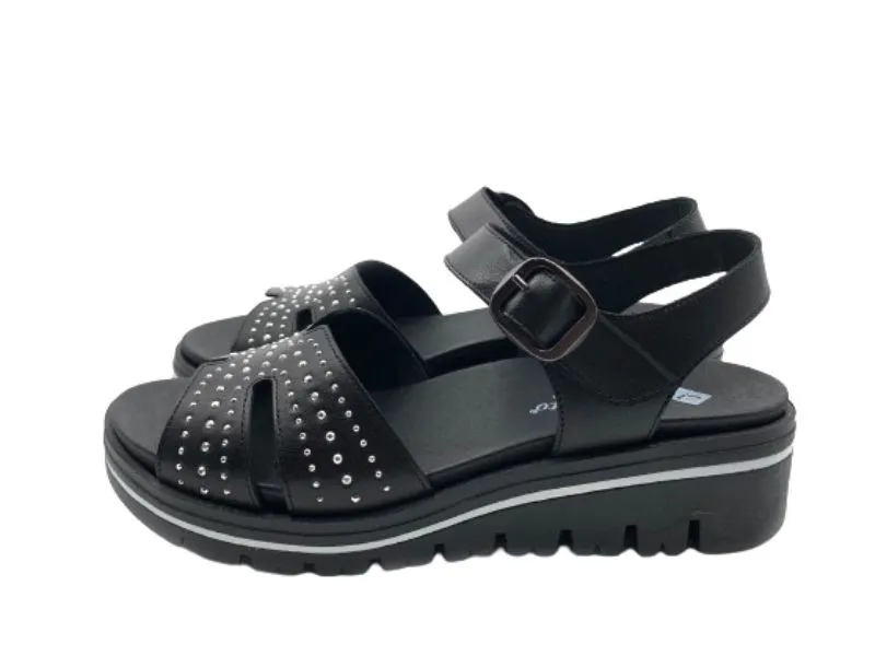 SANDALIA DE PIEL CON CUÑA PIESANTO EN COLOR NEGRO 240776
