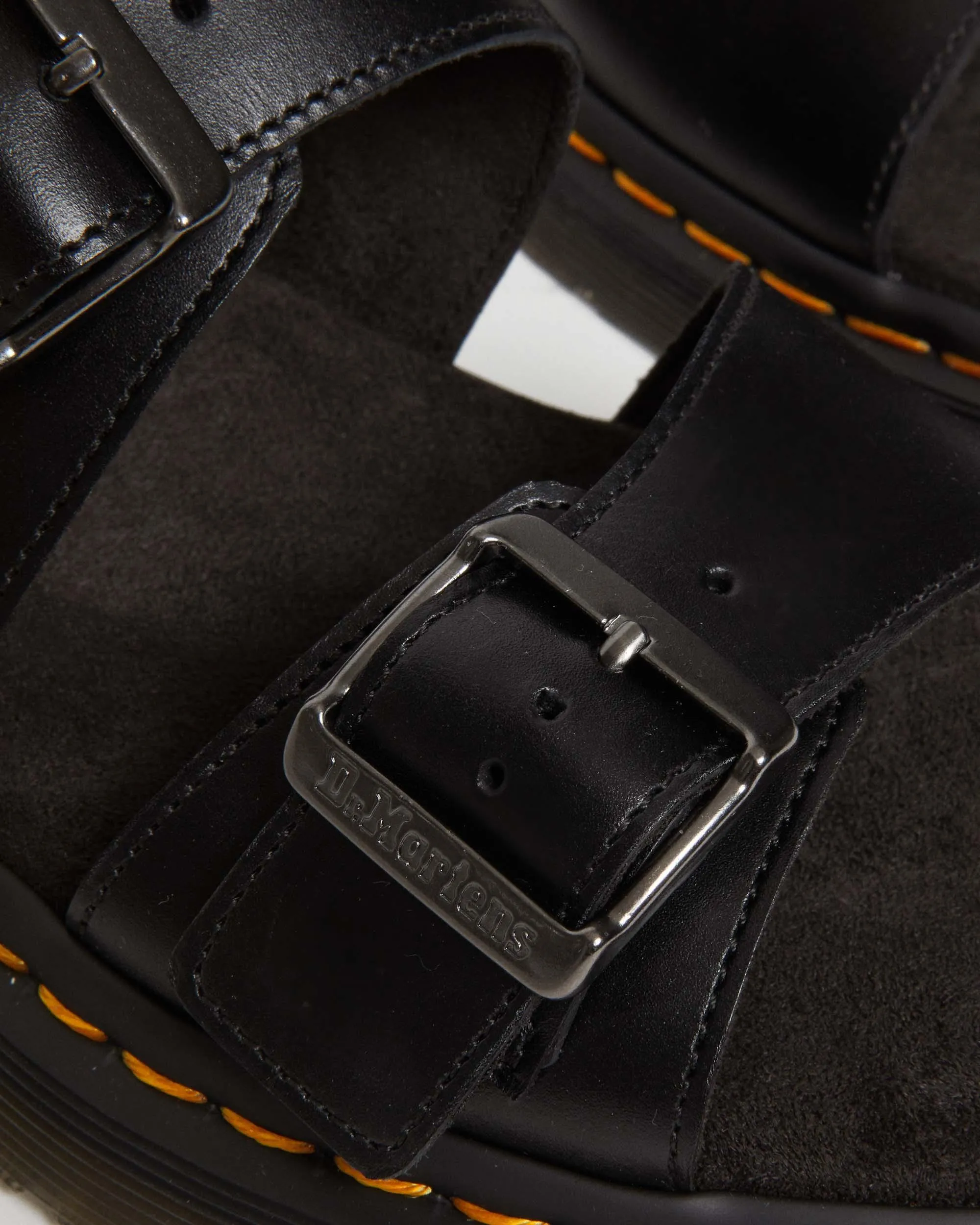 Sandalias Josef de piel con hebilla