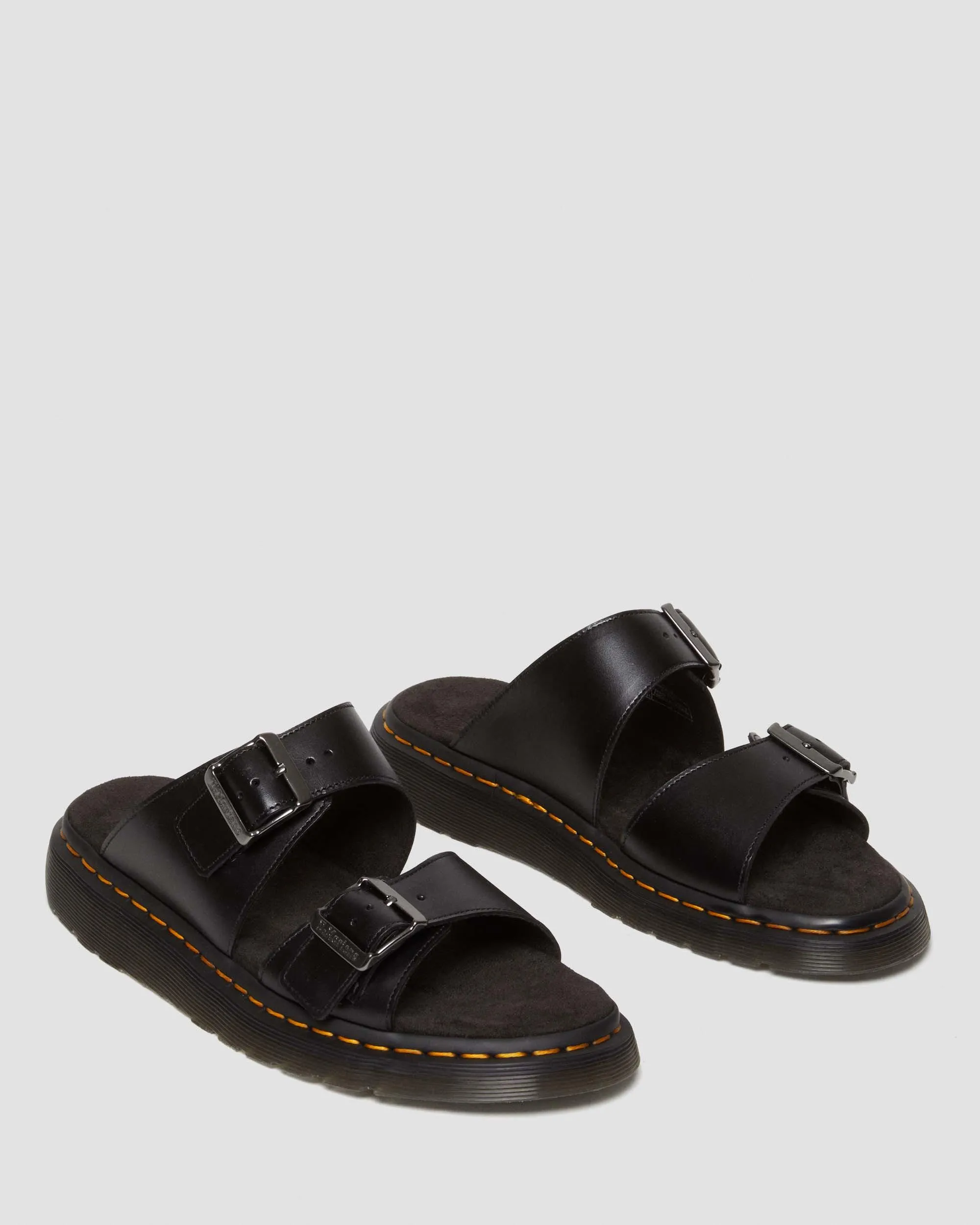 Sandalias Josef de piel con hebilla
