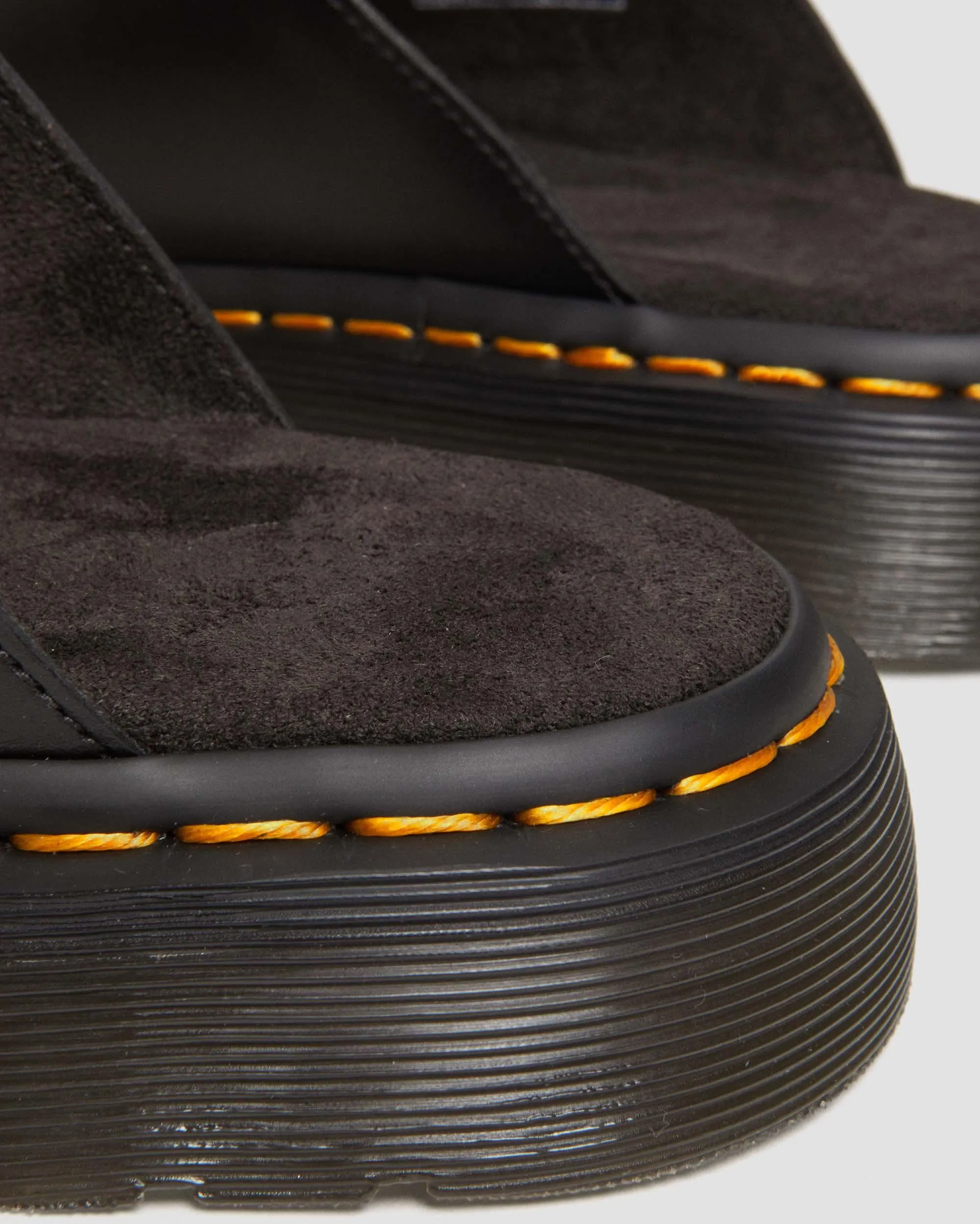 Sandalias Josef de piel con hebilla
