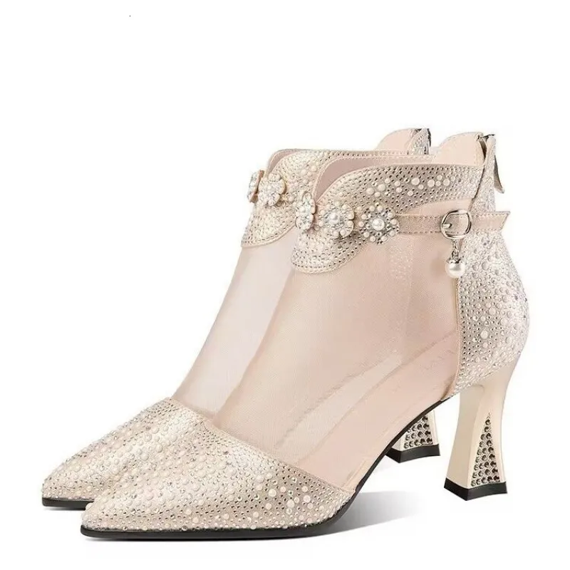 Sandalias Zapatos de tacón alto de tacón grueso Mujer Hada Viento Verano Todo fósforo Chica Punta puntiaguda Sandalias con corre