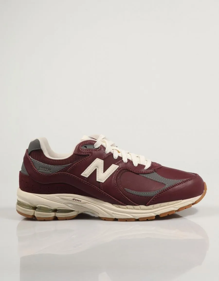  SAPATILHAS NEW BALANCE M2002 RVHBURGUNDY 83448