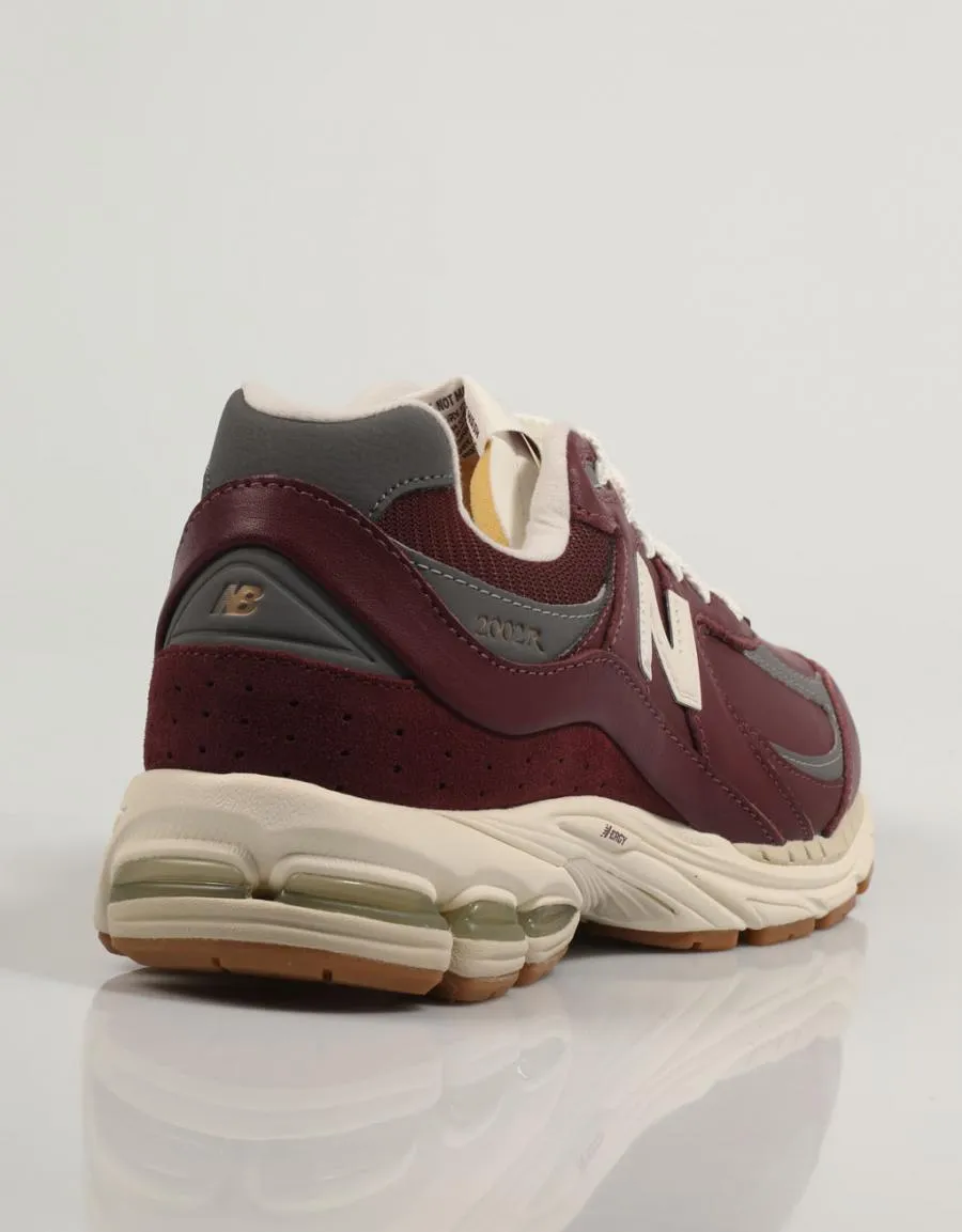  SAPATILHAS NEW BALANCE M2002 RVHBURGUNDY 83448