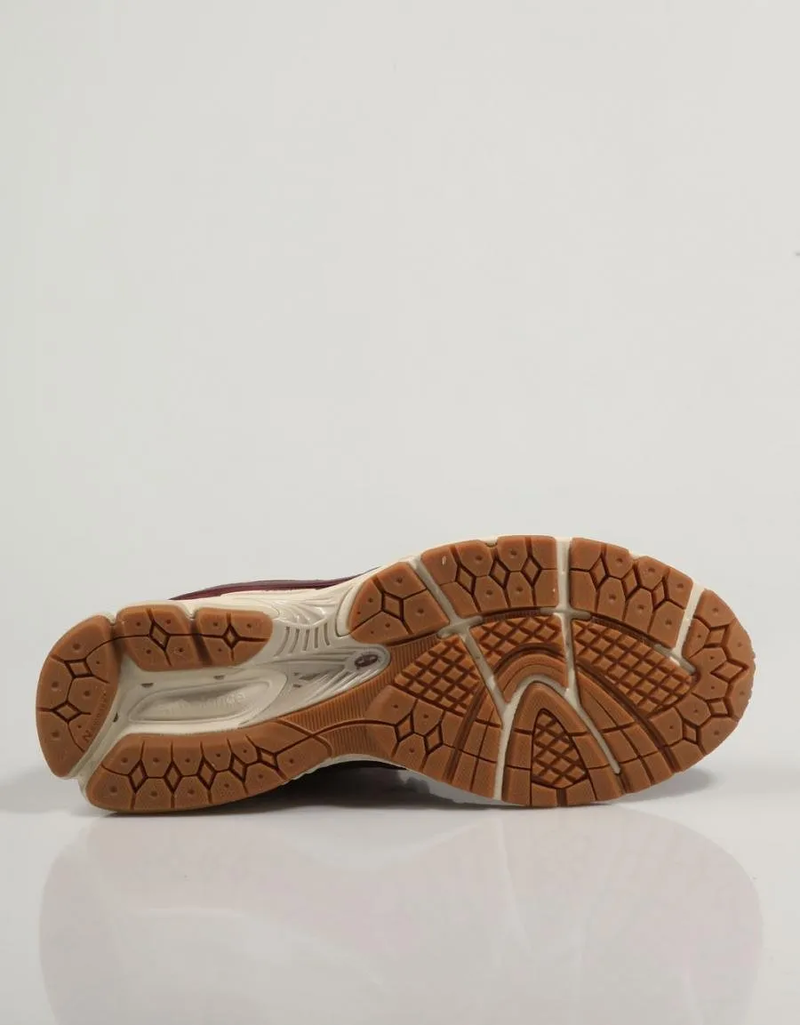  SAPATILHAS NEW BALANCE M2002 RVHBURGUNDY 83448