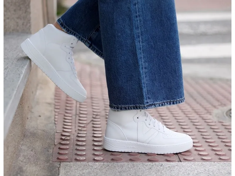 SNEAKER DE PIEL 129116 VICTORIA EN COLOR BLANCO
