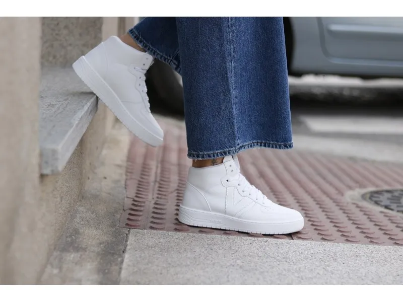 SNEAKER DE PIEL 129116 VICTORIA EN COLOR BLANCO