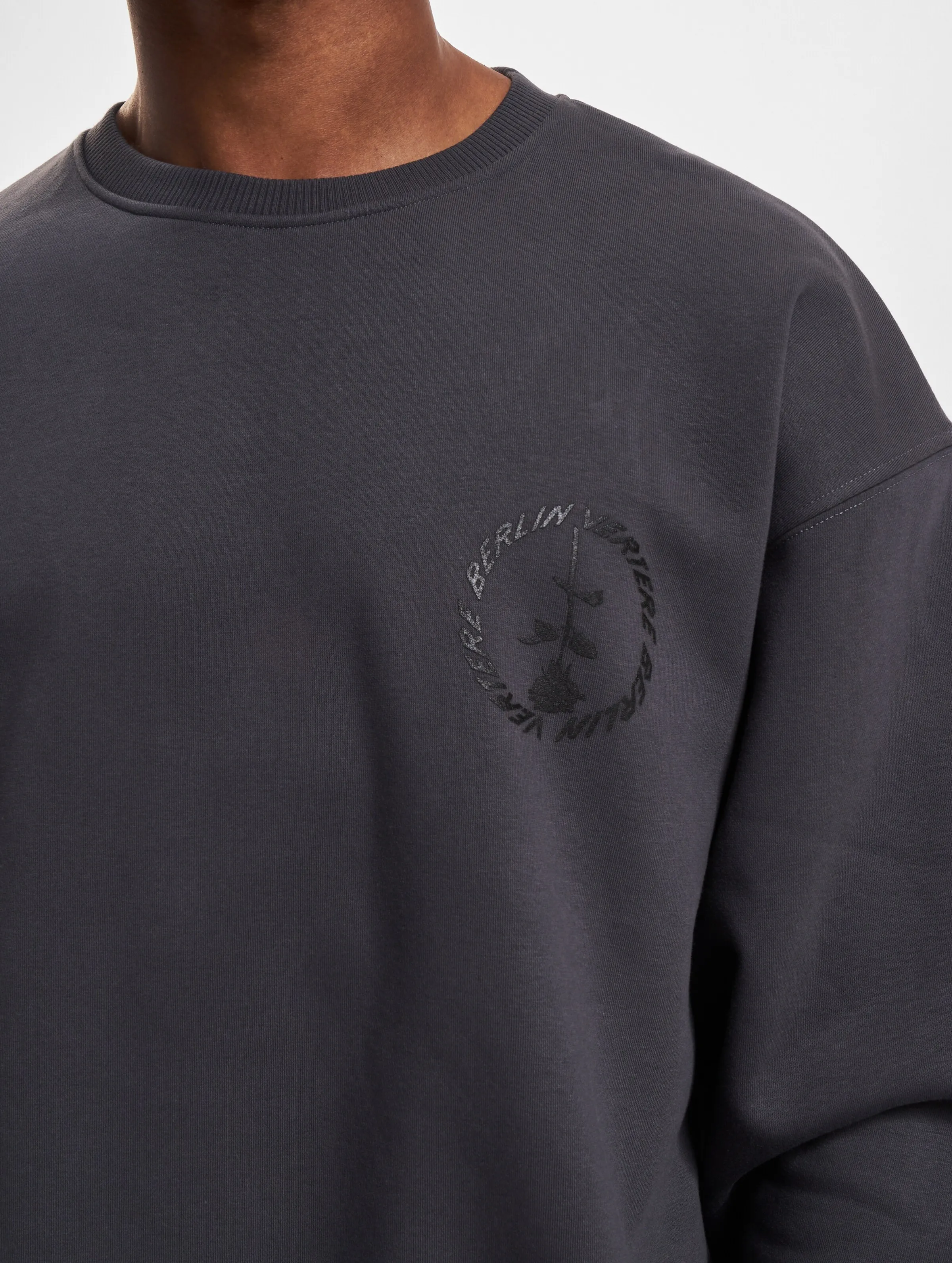 Vertere Berlin Vertere Berlin Circle Logo Sweater