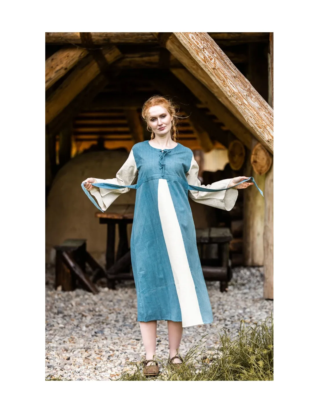 Vestido medieval algodón azul claro modelo Ilse