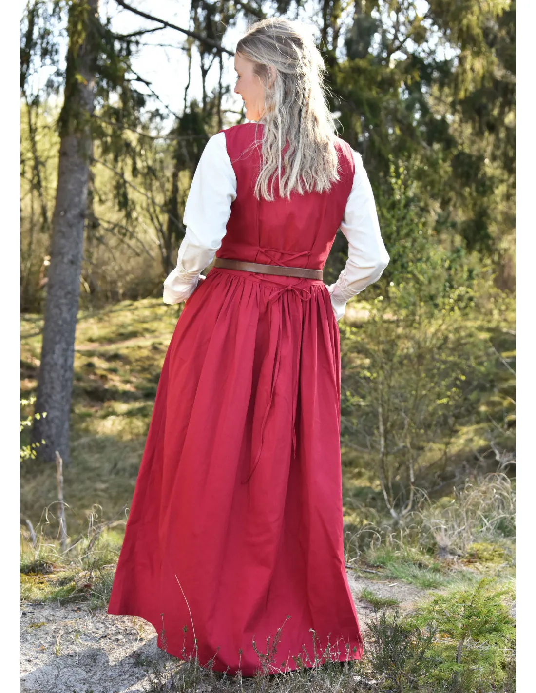 Vestido medieval sin mangas Lene en rojo
