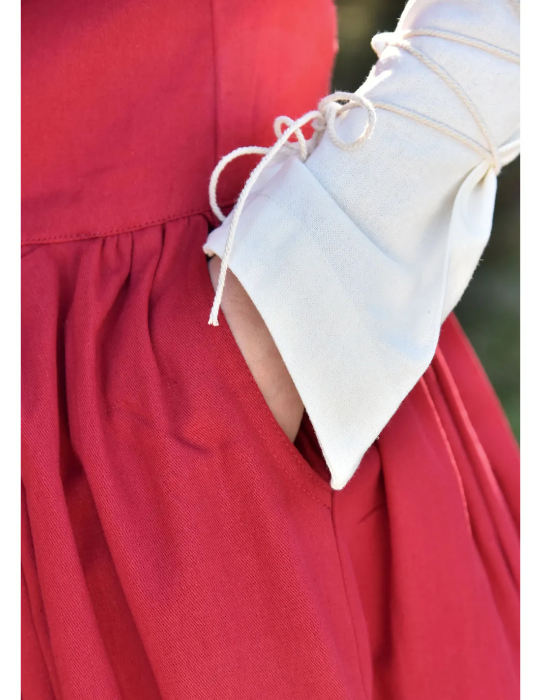 Vestido medieval sin mangas Lene en rojo