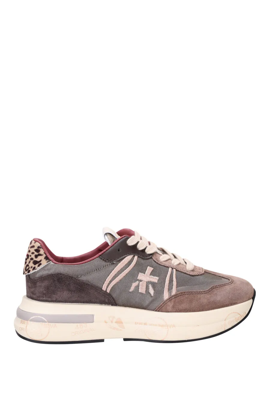 Zapatillas grises con marrón y leopardo 