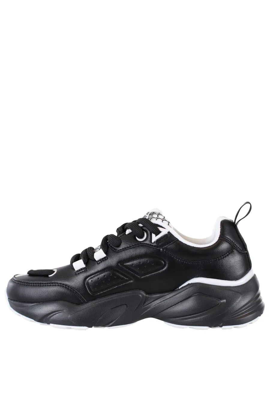 Zapatillas negras con detalles blancos 