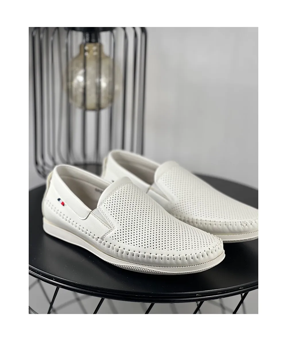 ZAPATO LIGERO CÓMODO SIN CORDON