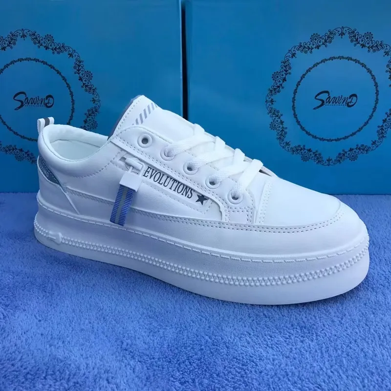 Zapatos de diseñador en ascensor blanco y negro Mujeres de zapatillas de deporte de cuero de cuero cómodo